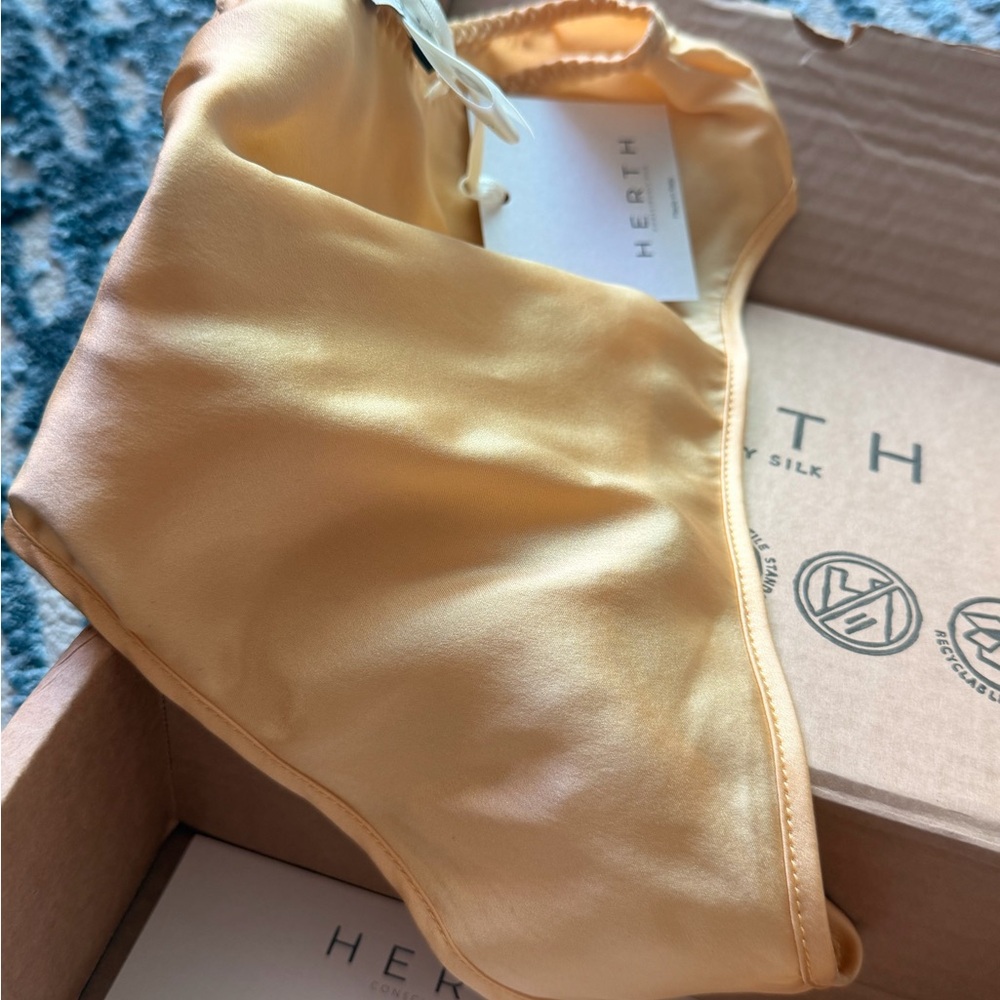New 100% Silk Herth Panties - Picture 6 of 8